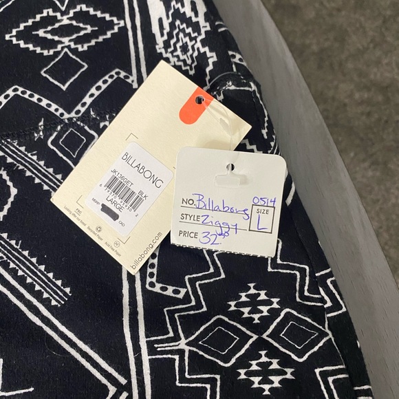 NWT Billabong Aztec black and white stretch mini - Picture 2 of 5